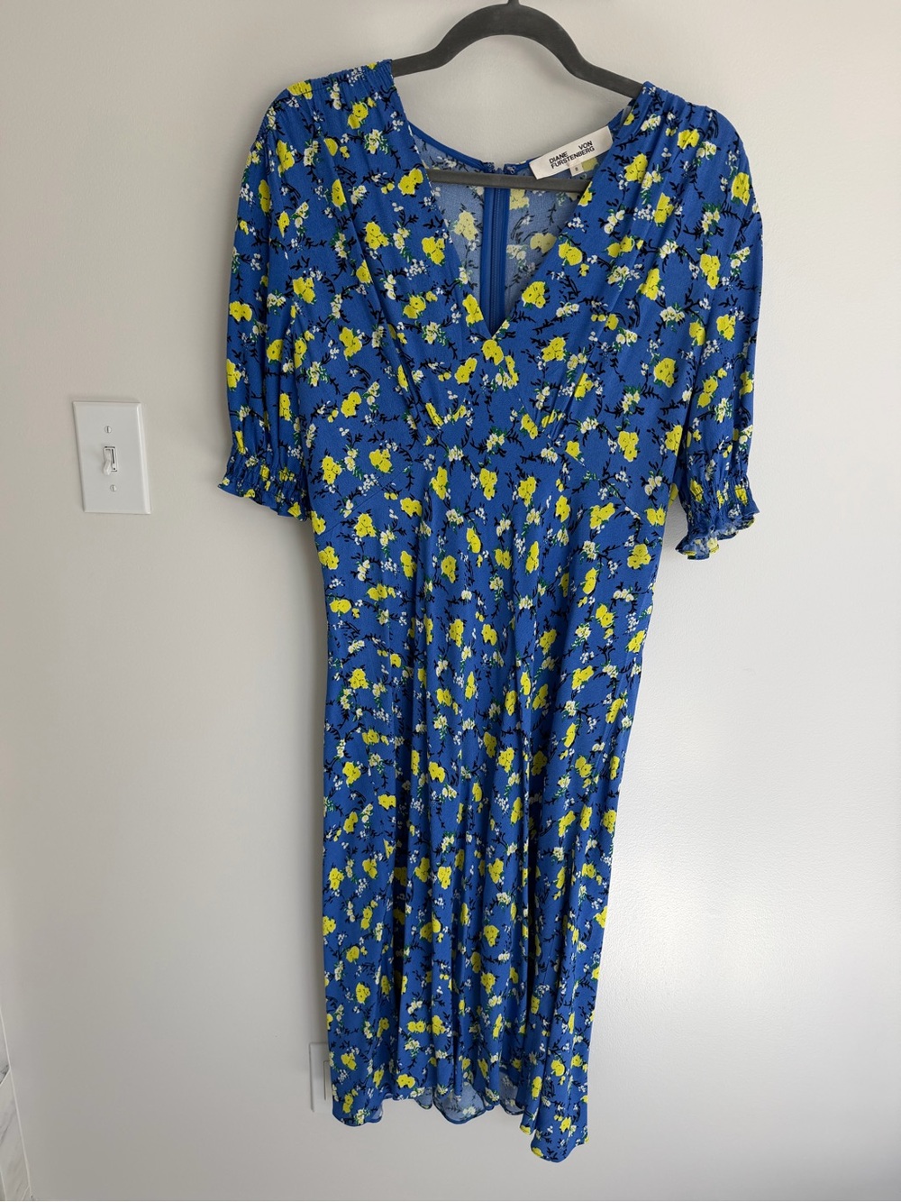 Diane Von Furstenberg Jemma V-Neck Blue and Yellow Floral Midi Dress - Picture 4 of 7